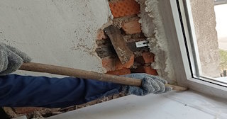 Демонтаж оконных откосов по выгодной цене от 510 руб. в Белой Калитве - Сварной-Бкл